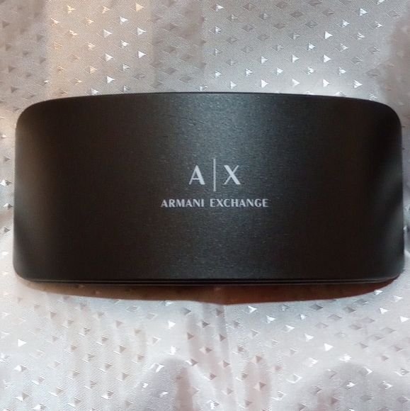Armani Exchange Eye Glasses, Case Hard Case Clam Shell Rounded Sunglass Black - Picture 1 of 9
